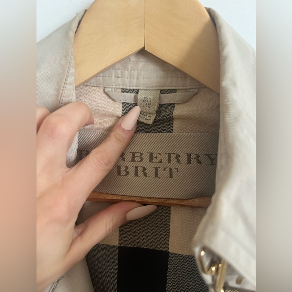Burberry Harbourne Trench Coat - Picture 7 of 10